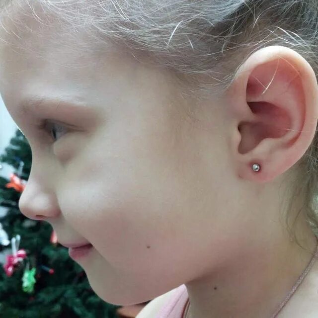 Прокалывание уха детям