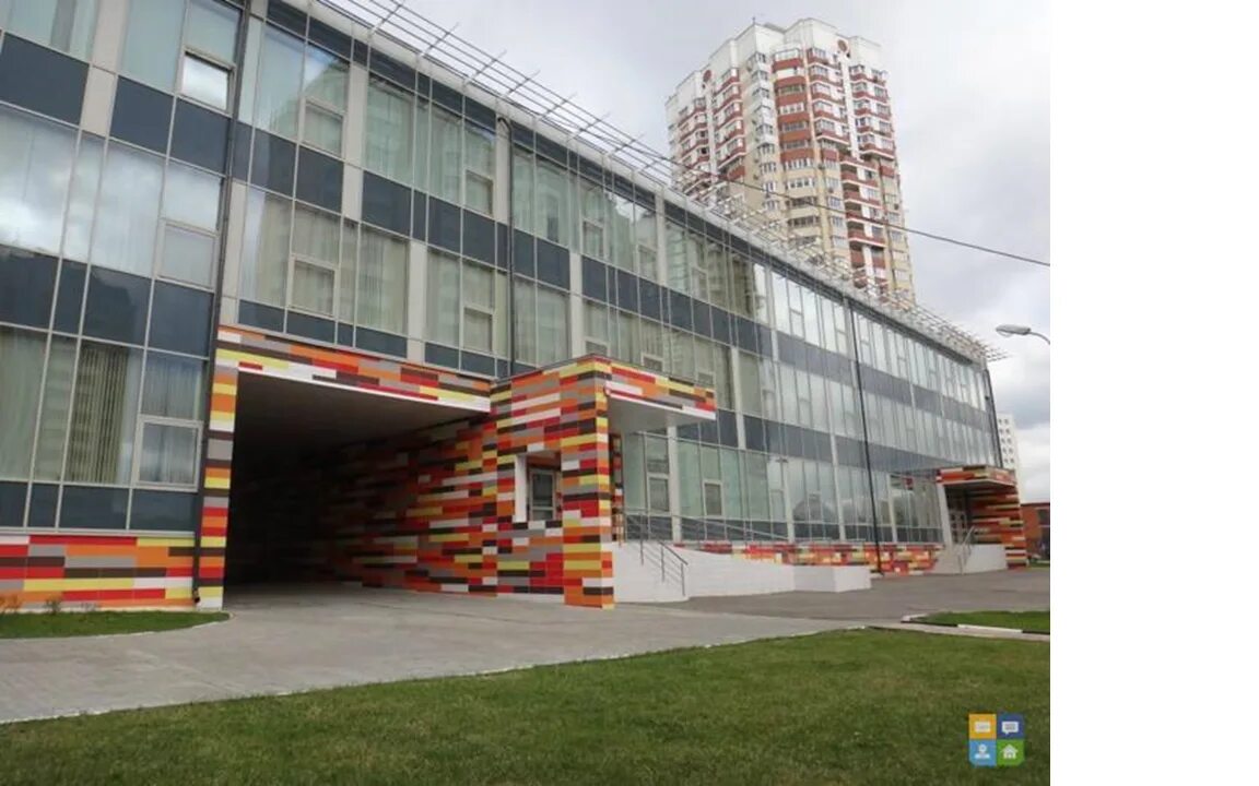 Школа 1014 новопеределкино. Особняк мейера переулок чернышевского. Переулок чернышевского 4. Верхнетоеговп площадь 4 уфа. Здание no 4.