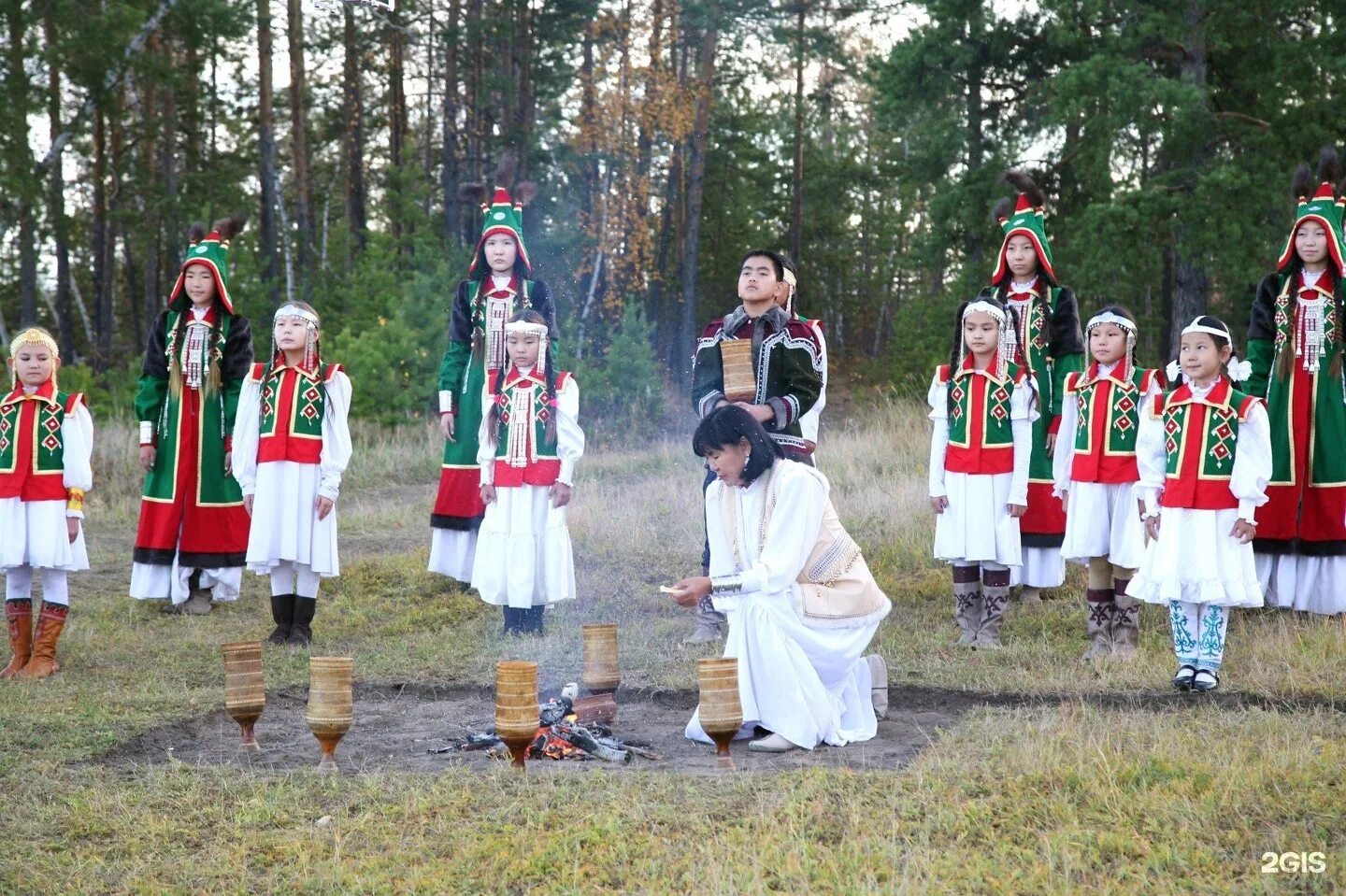 Якутске музыки. Одун ансамбль. Якуты ансамбль. Якутский фольклорный ансамбль. Национальные танцы Якутии.