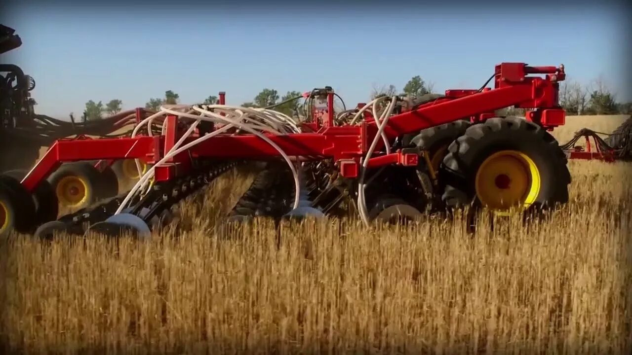 Борго 2 й полевой. Сеялка bourgault 3720. посевной комплекс bourgault 3720. посевной комплекс борго 6350. 3720 бурго.