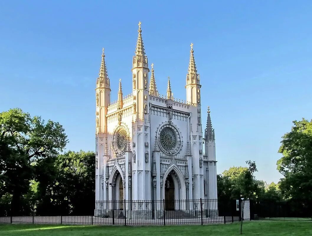 готическая капелла петергоф архитектура. собор святого михаила спб. церковь петра и павла санкт-петербург шуваловский парк. чесменская церковь святого иоанна предтечи. ).