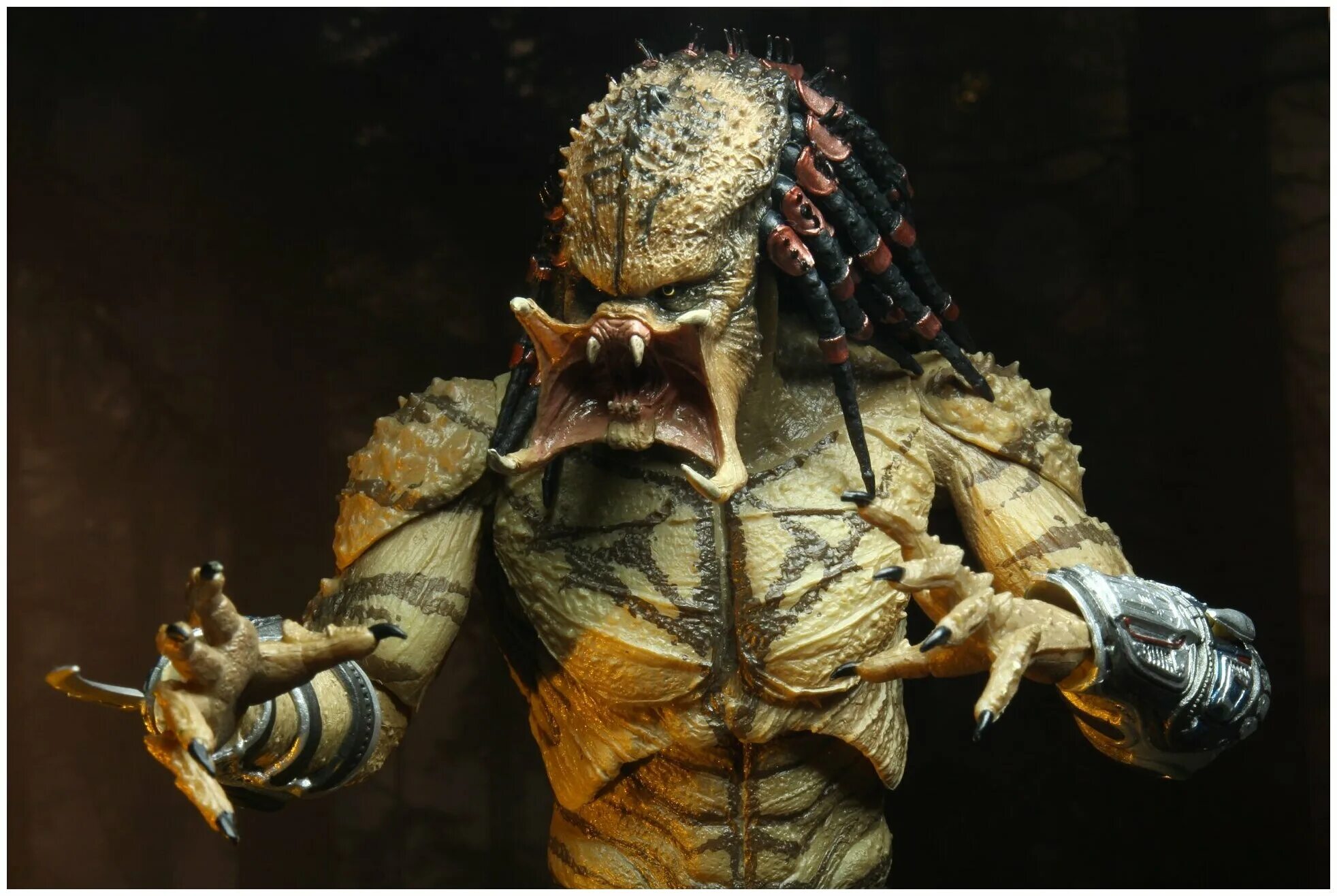 Характер хищника. NECA Predator 2018 Deluxe unarmored Assassin Predator. Хищник 2018 фигурки NECA. Хищник апгрейд NECA. NECA Predator 2018: Armored Assassin Predator Deluxe Action Figure.