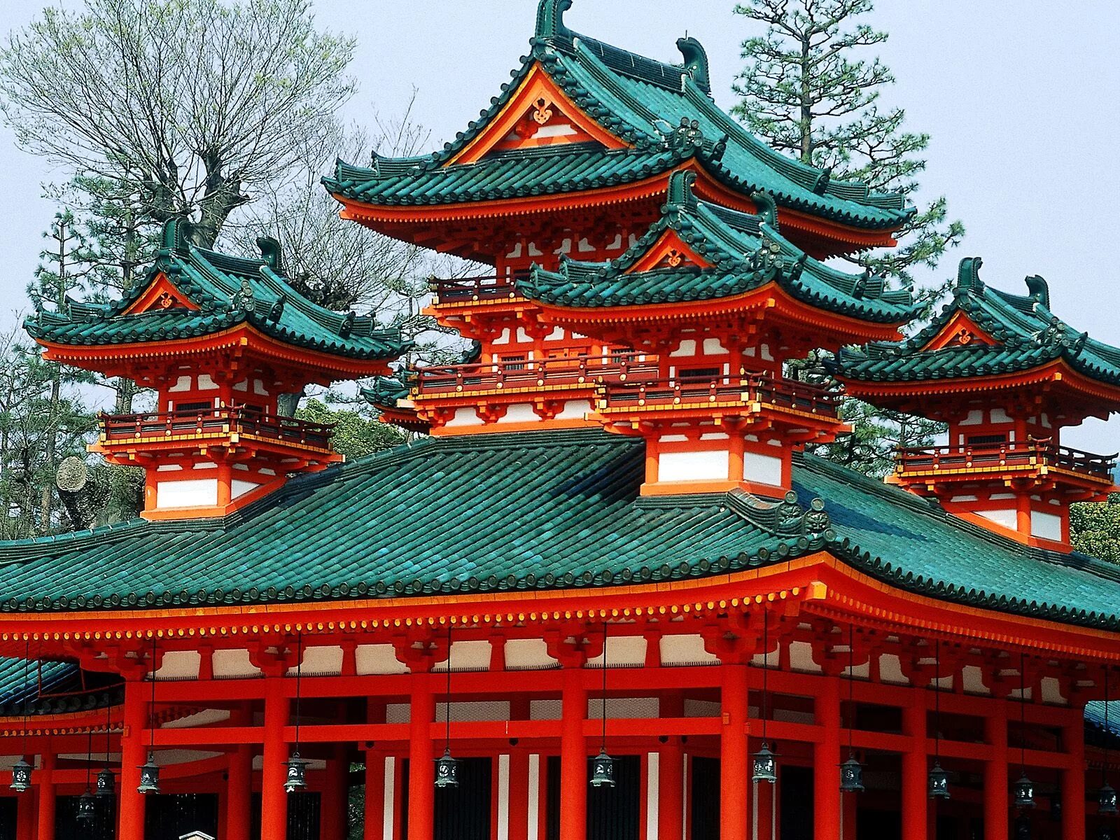 Японский дом 6 букв. Храм Хэйан Киото. Храм Хэйан, Киото, Япония. Буддийский храм Сэйганто-дзи. Храм Сэйганто дзи Япония Архитектор.