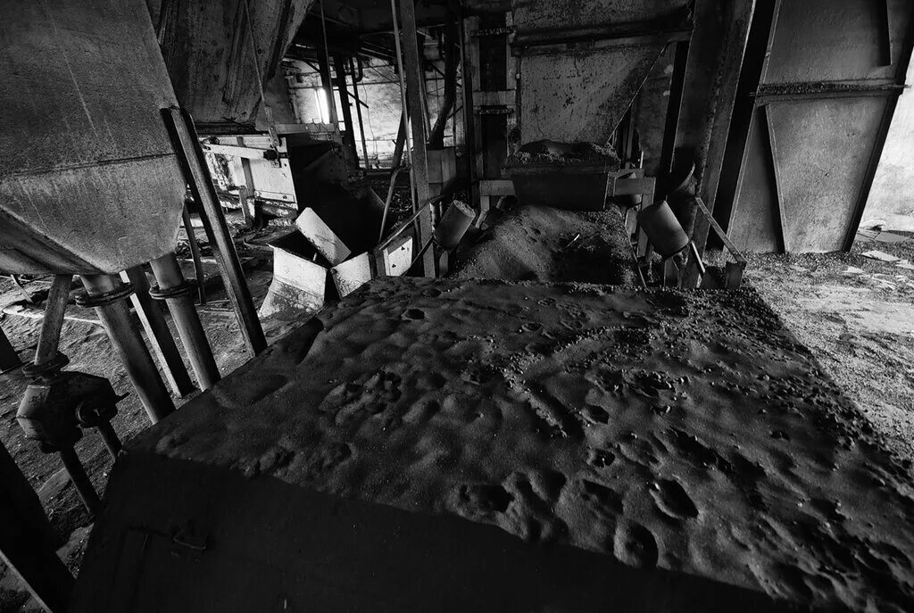 фабрика санкт петербург обуховской обороны. порт усть луга угольный терминал. судостроительный завод спб алмаз. ностерс балтийский солод. угольная заводь спб.