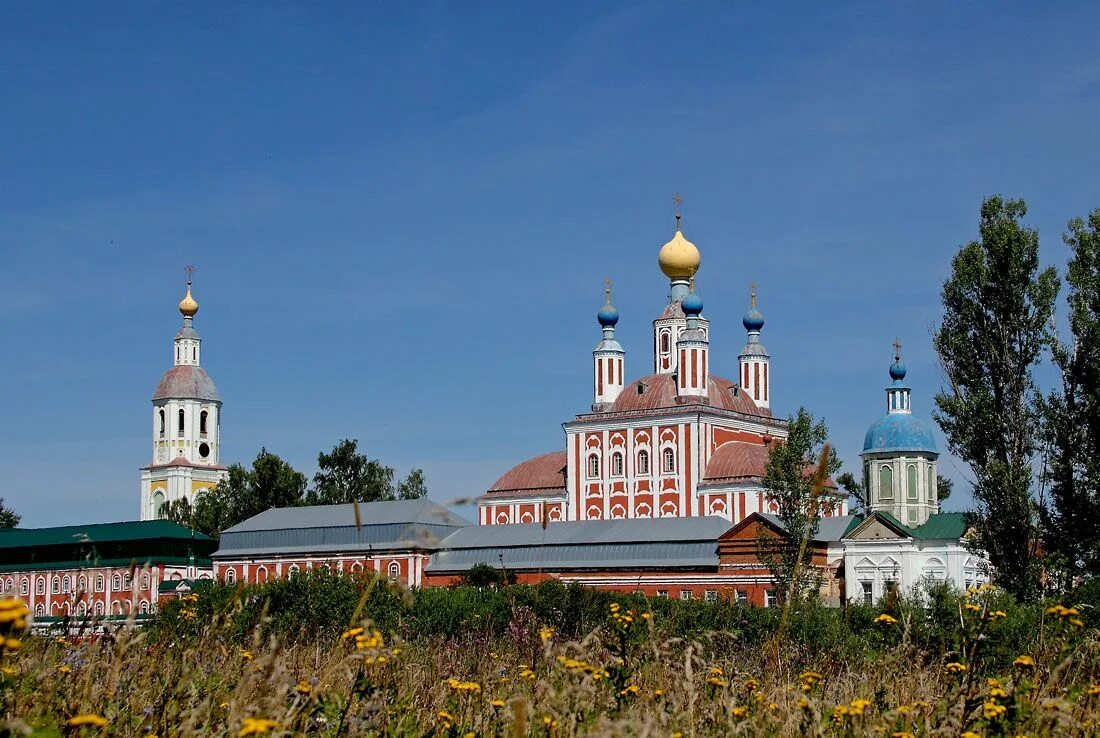 Рождество-Богородичный Санаксарский монастырь. Санаксары мужской монастырь. Санаксарский храм Мордовия. Мужской монастырь в Мордовии Санаксарский.