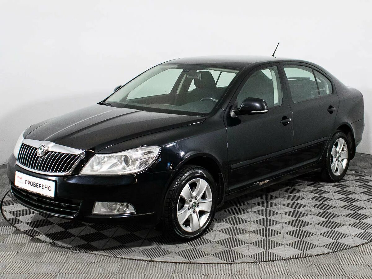 Skoda Octavia a5 2011 черная. Skoda Octavia a5 черная.