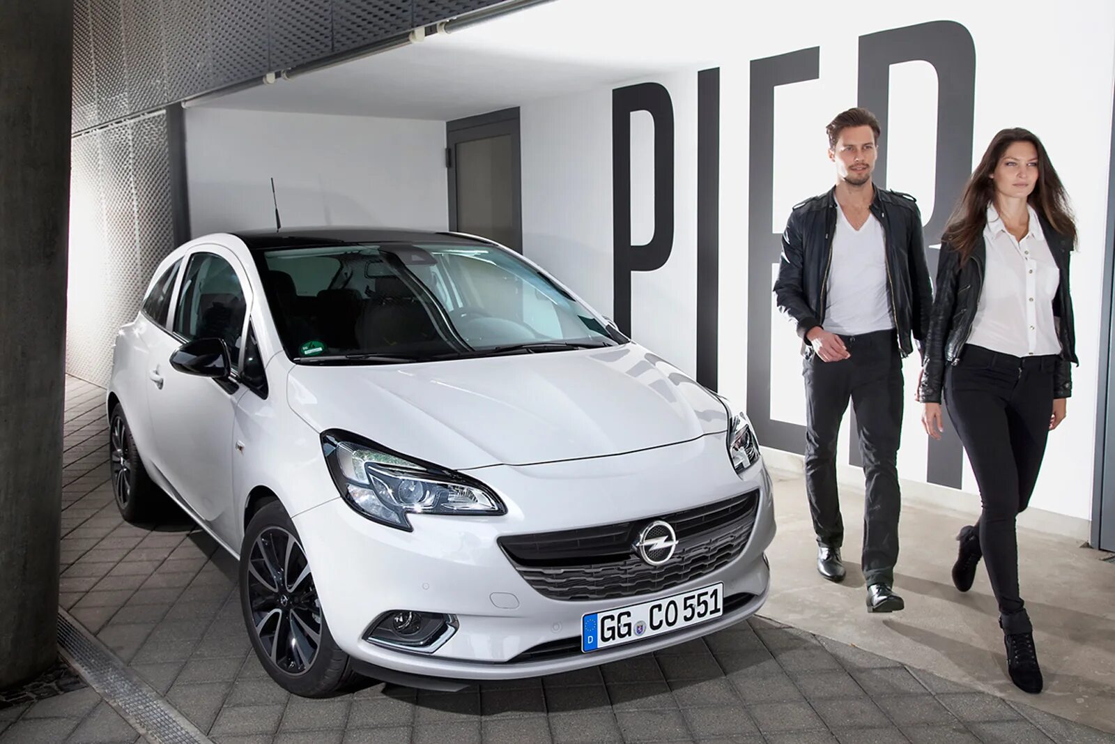 Opel германия. Opel Corsa 2015. Opel 2015 6. Семейные автомобили Opel Corsa. Германский Опель.
