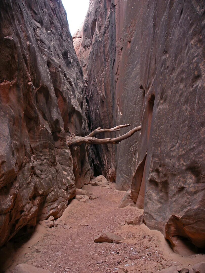 Blue canyon. Каньон Блю Джон. Каньон Блю Джон рука Арона. Каньон Блю Джон ночью.