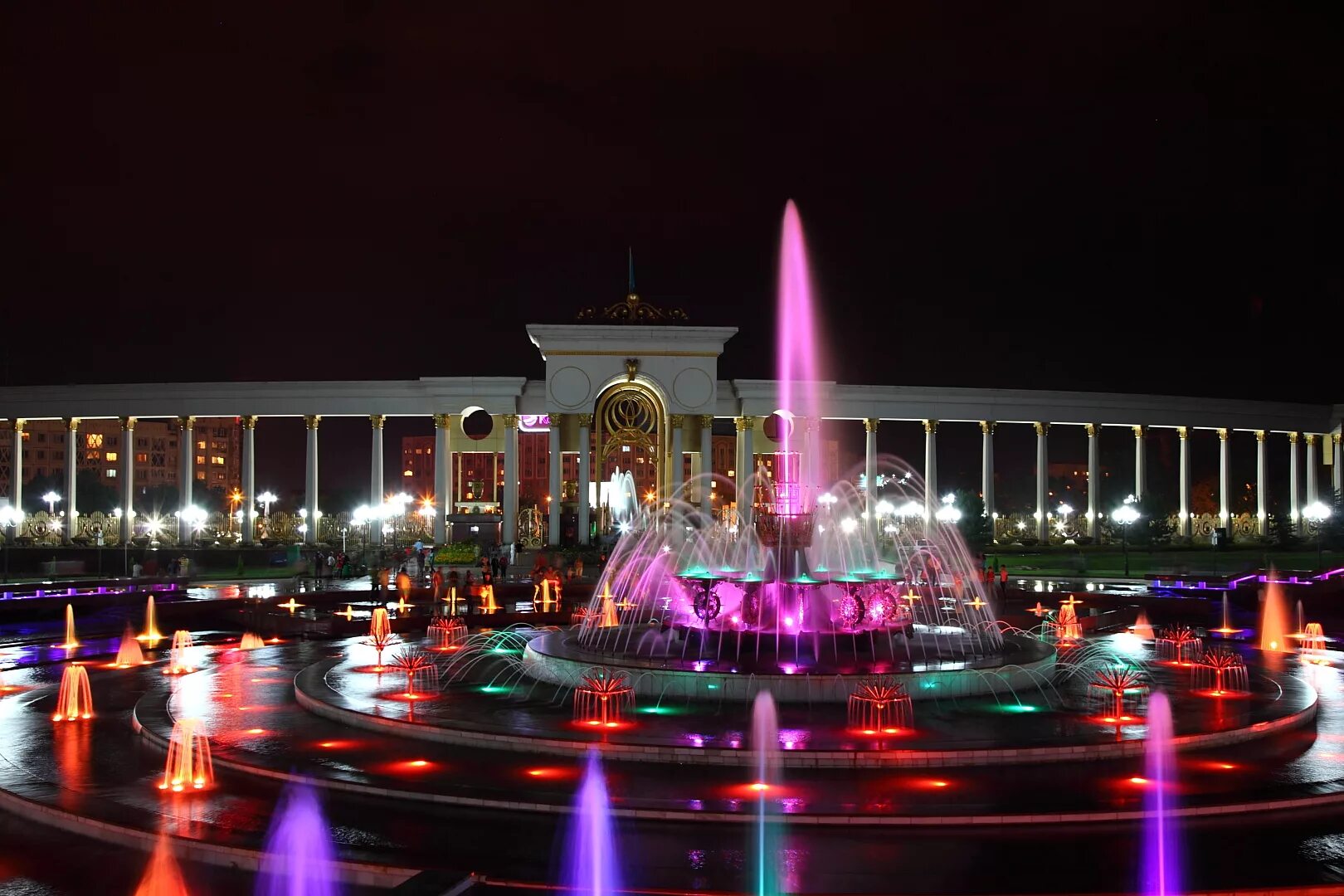 Парк имени первого президента Республики Казахстан (Алма-Ата). Парк президента Алматы. Парк первого президента в Алматы фото. Парк президента Астана.