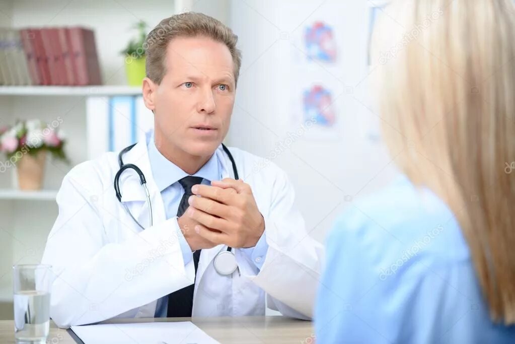 Что не стоит говорить врачу. Доктор говорит. Анекдот про мужика и врача. Пожилой пациент. Что не стоит говорить врачу.