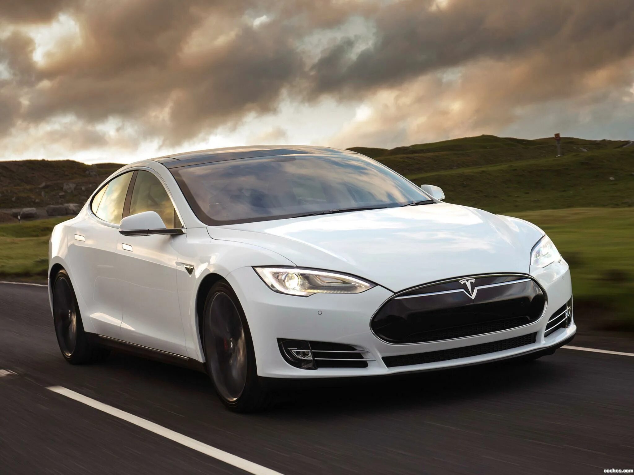 Тесла новая в россии. Электромобиль Тесла. Tesla model s. Tesla model s p85+. Tesla model s 2022.