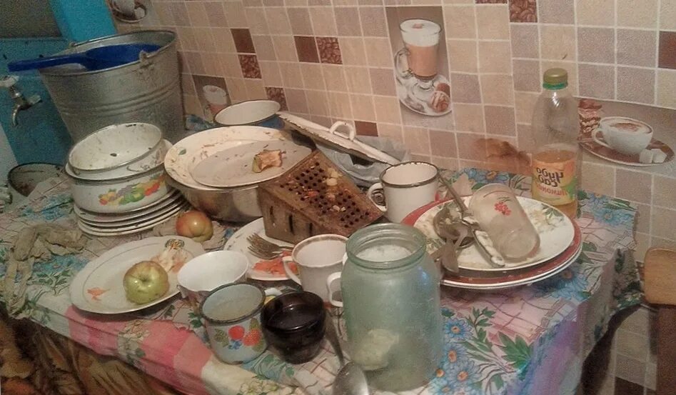 Антисанитария на кухне. Антисанитария в квартире. Грязная кухня. Антисанитария в столовой. Антисанитария на кухне.