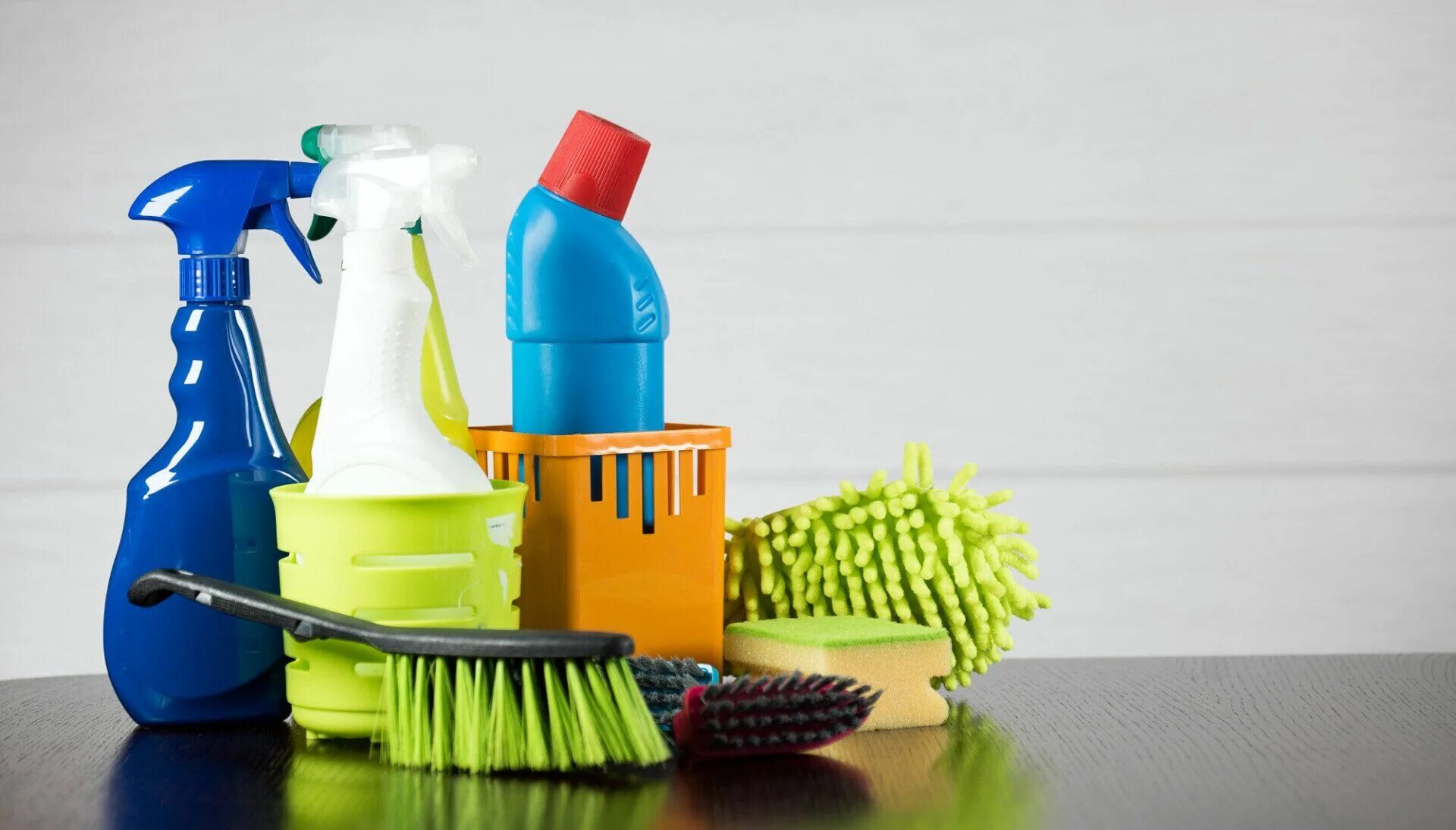 Cleaning tool