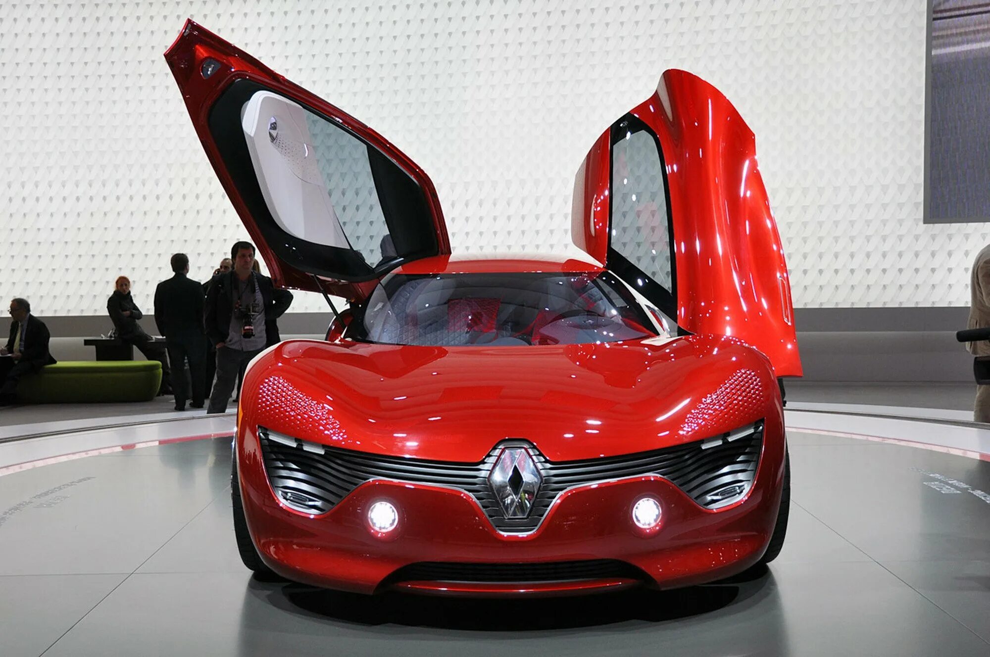 Renault выходит. Машина Renault DEZIR. Renault DEZIR 2018. Рено Дезир концепт. Renault DEZIR ’10.