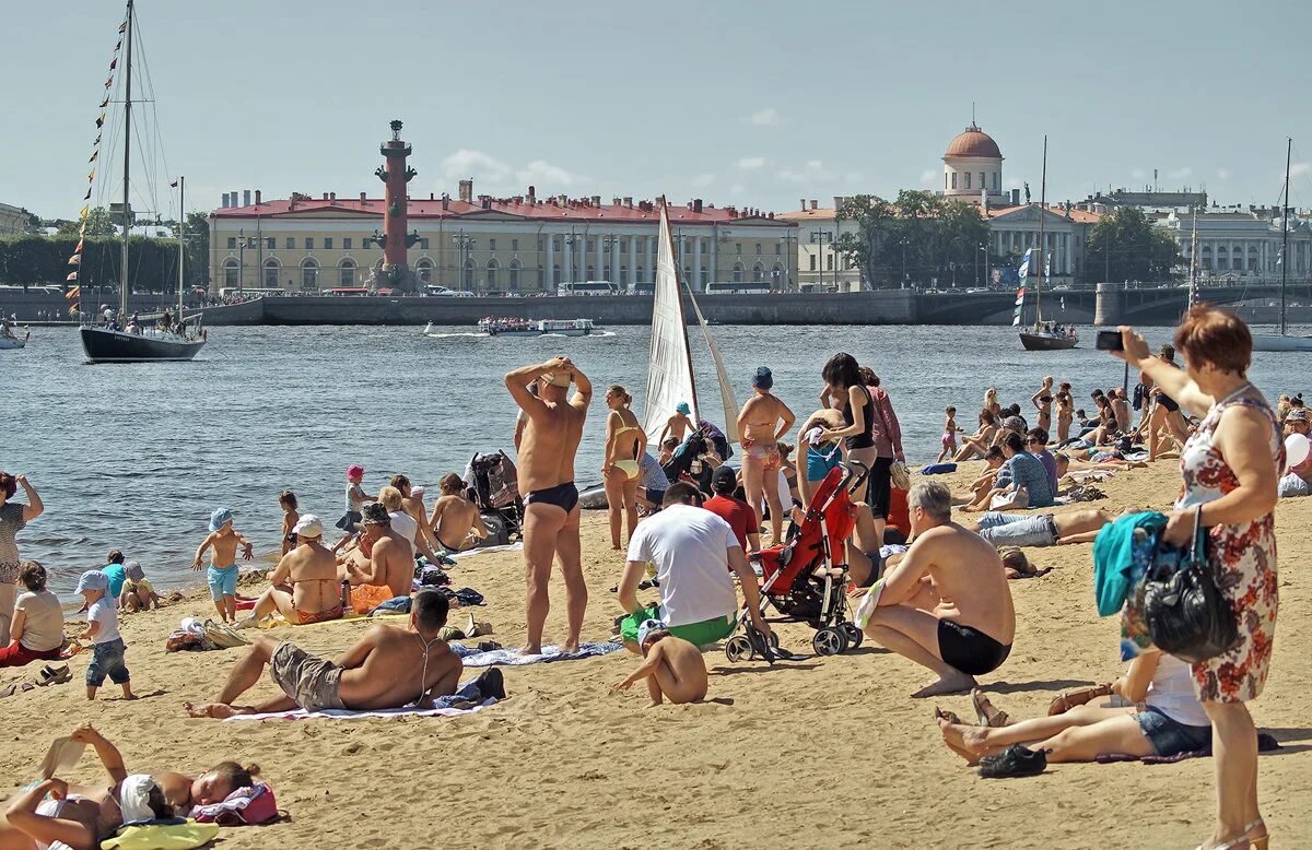 Купаются ли в питере в море. Пляж санкт-петербург. пляж в питере. пляж петропавловки. городской пляж санкт-петербурга.