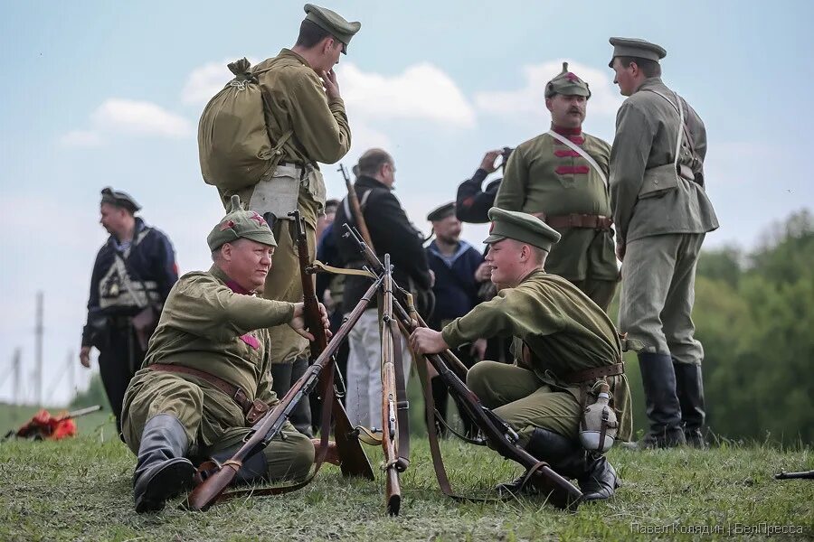 Военно историческая драма. Военноисторичкский туризм. Красивый в кавалерии умный в артиллерии.