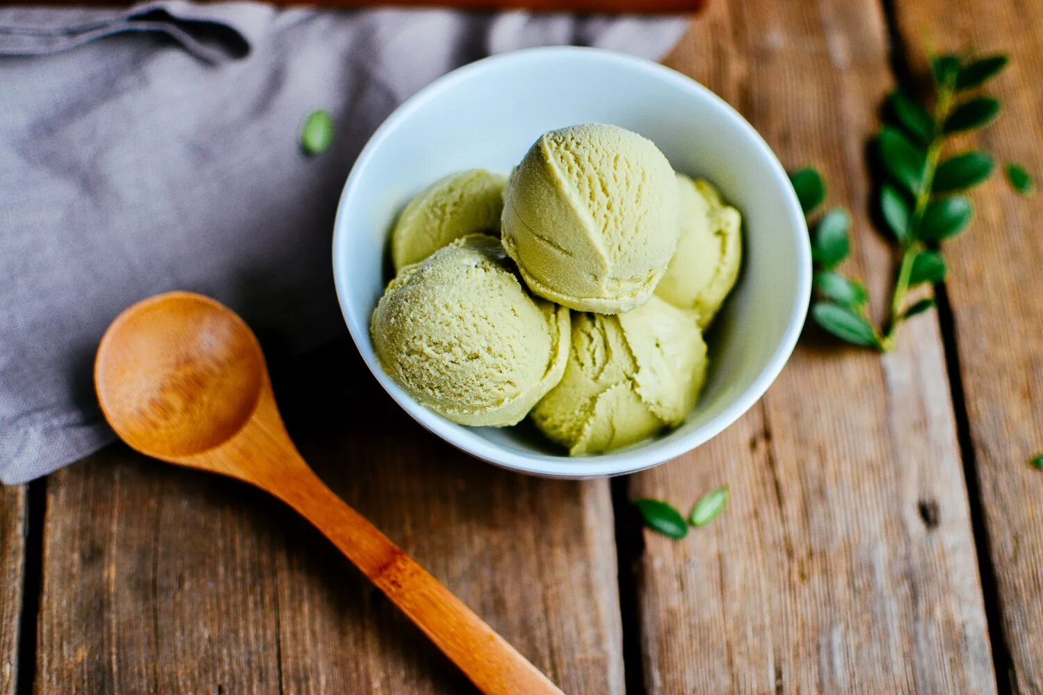 Чай мороженое купить. Matcha Ice Cream. Зеленое мороженое. Мороженое «зеленый чай». Мороженое с лимоном.