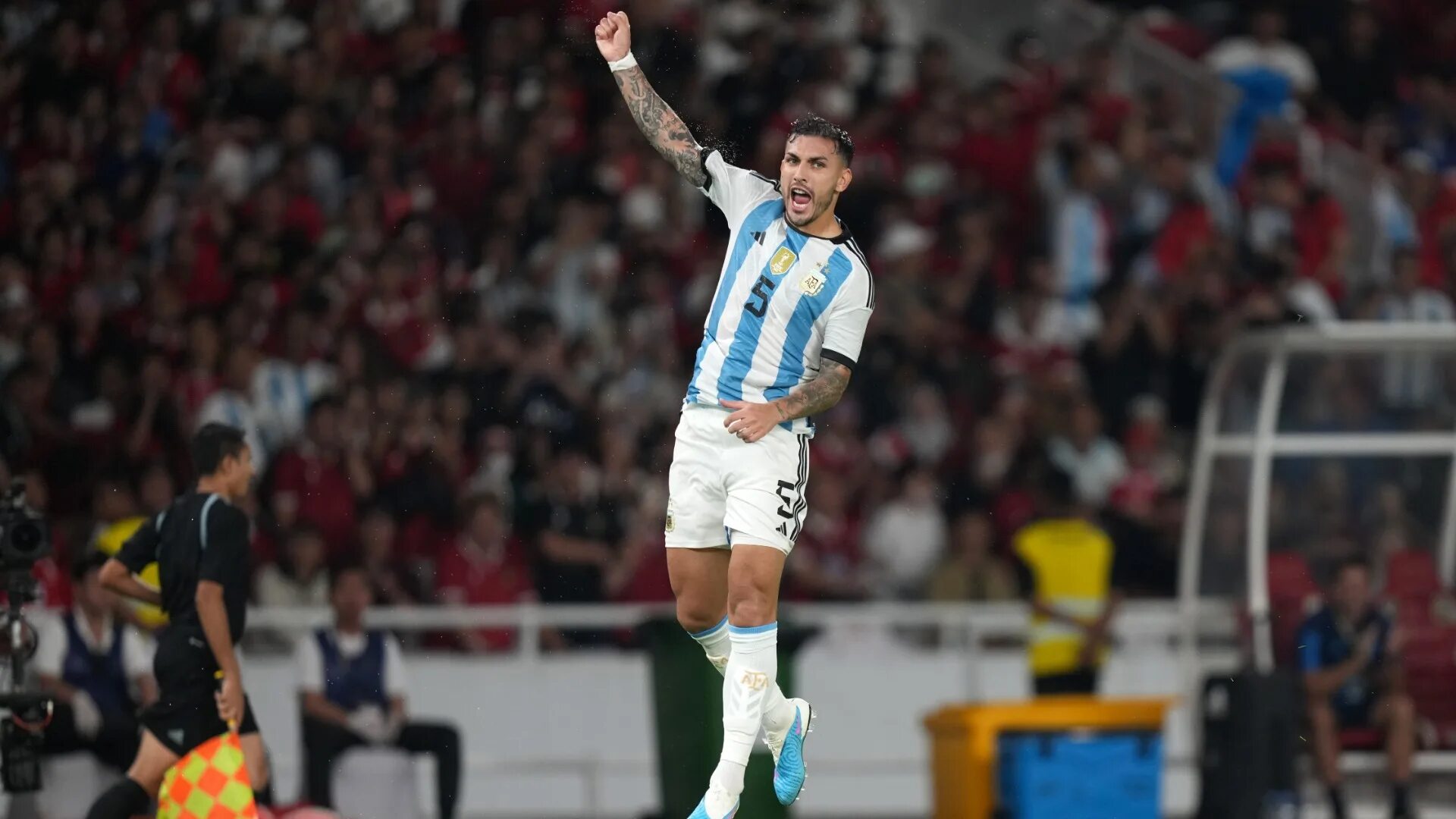Футбол аргентины 2023. Argentine Месси. Messi Argentina 2023. Леандро Паредес аргентинский футболист. Испанские футболисты.