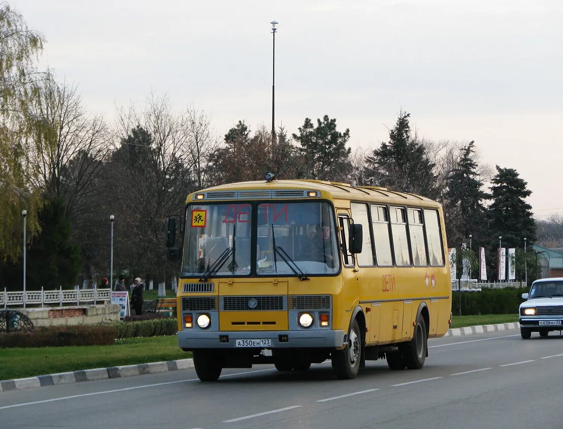 Автобус паз краснодарский край. ПАЗ 423470. Школьный автобус ПАЗ 423470. ПАЗ 423470-04. ПАЗ-423470-04 школьный.