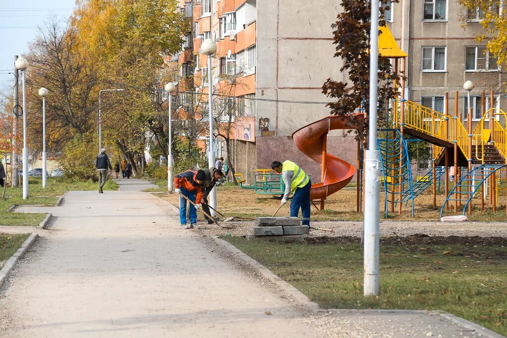 Где в туле в заречье. Максима Горького 17 Тула Заречье. Скверы в Туле Заречье. Ул Максима Горького Тула ул Октябрьская. Сквер на улице Максима Горького.