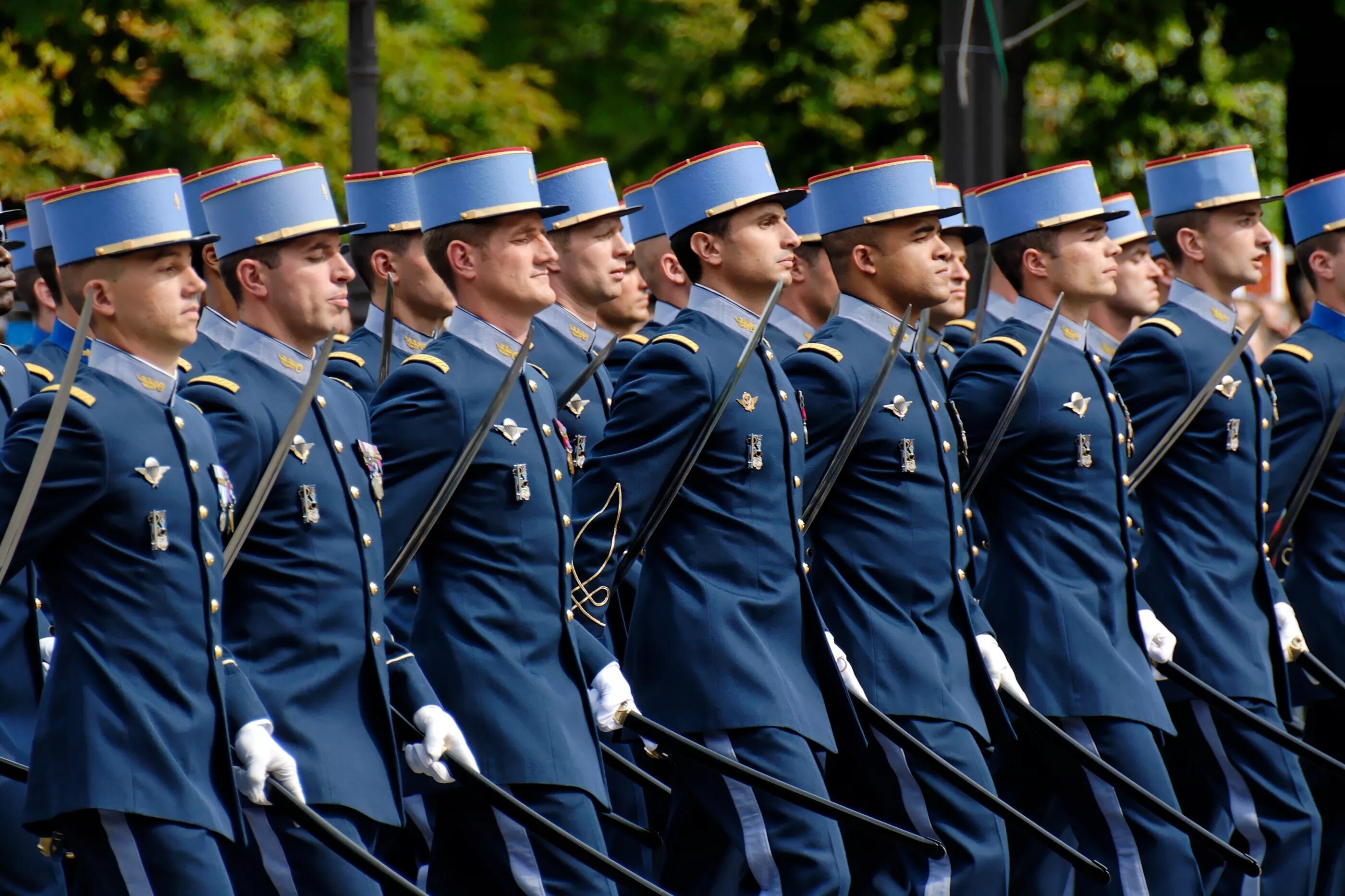 Военная жандармерия Франции. Парадная форма вс Франции. Парадная униформа армии Франции. Военная форма Франции парадная.