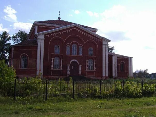 Поселок октябрьский оренбургская область. Оренбургская область Октябрьский район село Октябрьское. Церковь Октябрьское Оренбургская область. Храм в селе Октябрьское Оренбургской области. Ильинка Октябрьский район Оренбургской области.