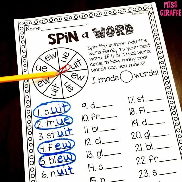 Слово spin. UI Phonics. UE Phonics game. EW UE UI Words. Spin a Word.