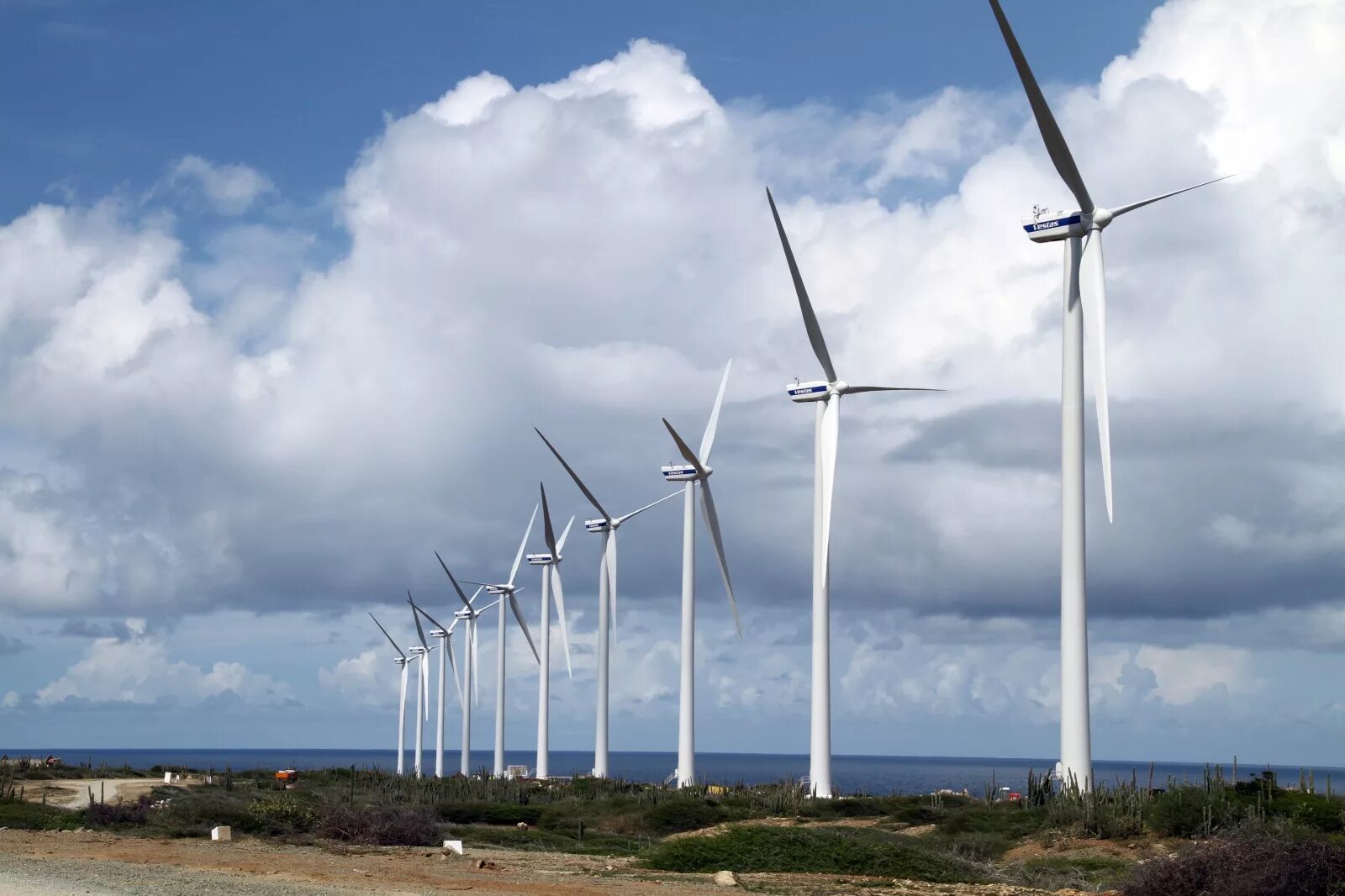 Ветряные мельницы для электричества. Ветряные электростанции в эстонии. Ветровая энерго мельница. Ветряная мельница электрическая. Ветряные мельницы для электричества.