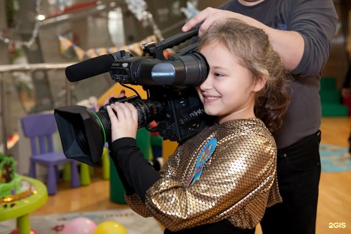Киношкола для подростков. Киностудия ералаш в москве. Как попасть на съемки ребенку. Дети на съемках кино. Киношкола для детей.