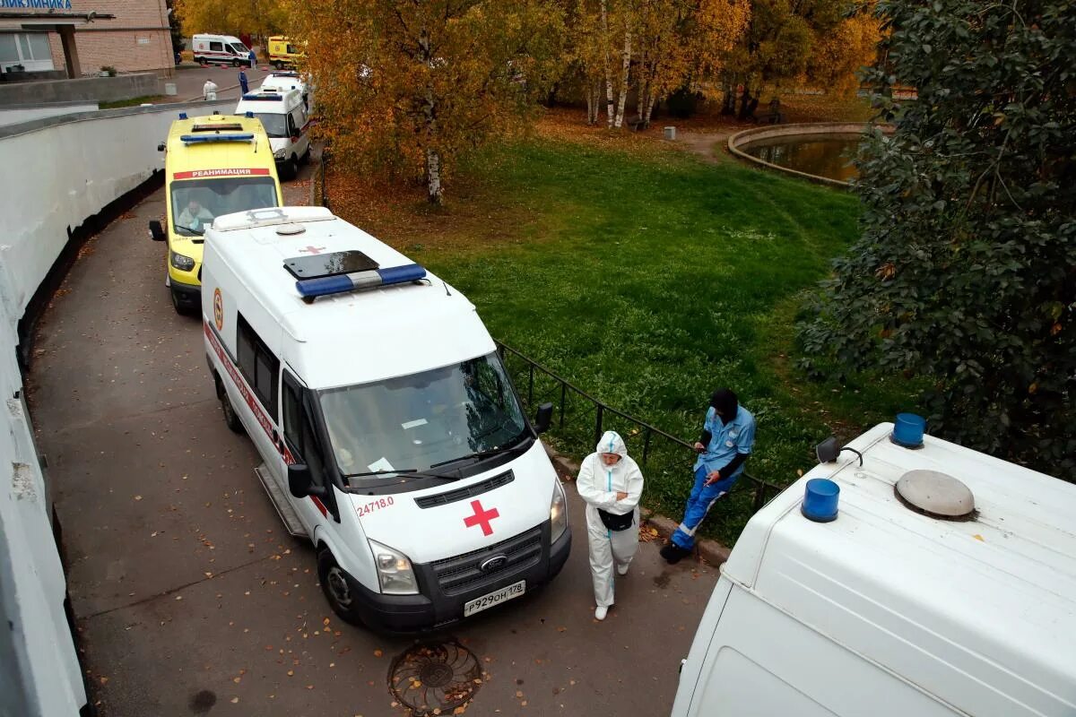 Реанимация машина. Скорая реанимация. Машина реанимации скорой помощи. Врач скорой реанимации.