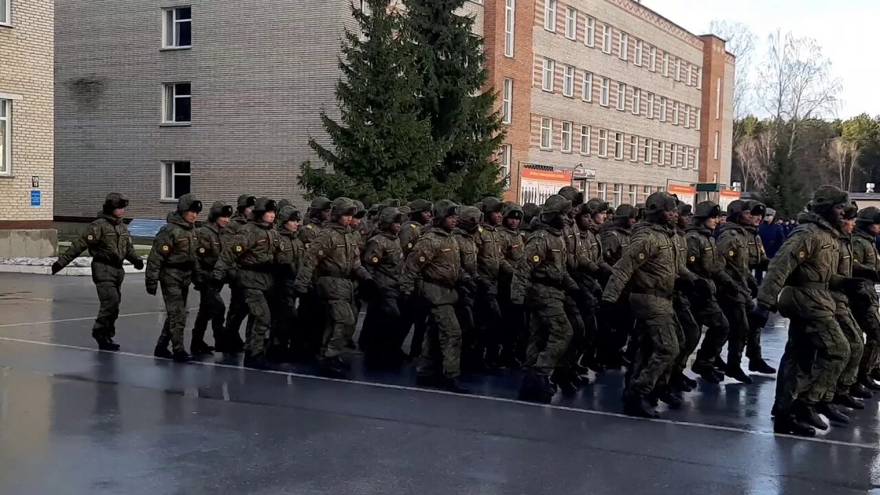 Академгородок новосибирск военная. Военное училище в Академгородке. Военное училище в Академгородке Новосибирска. Новосибирском высшем общевойсковом командном училище. НВВКУ Новосибирское курсанты.