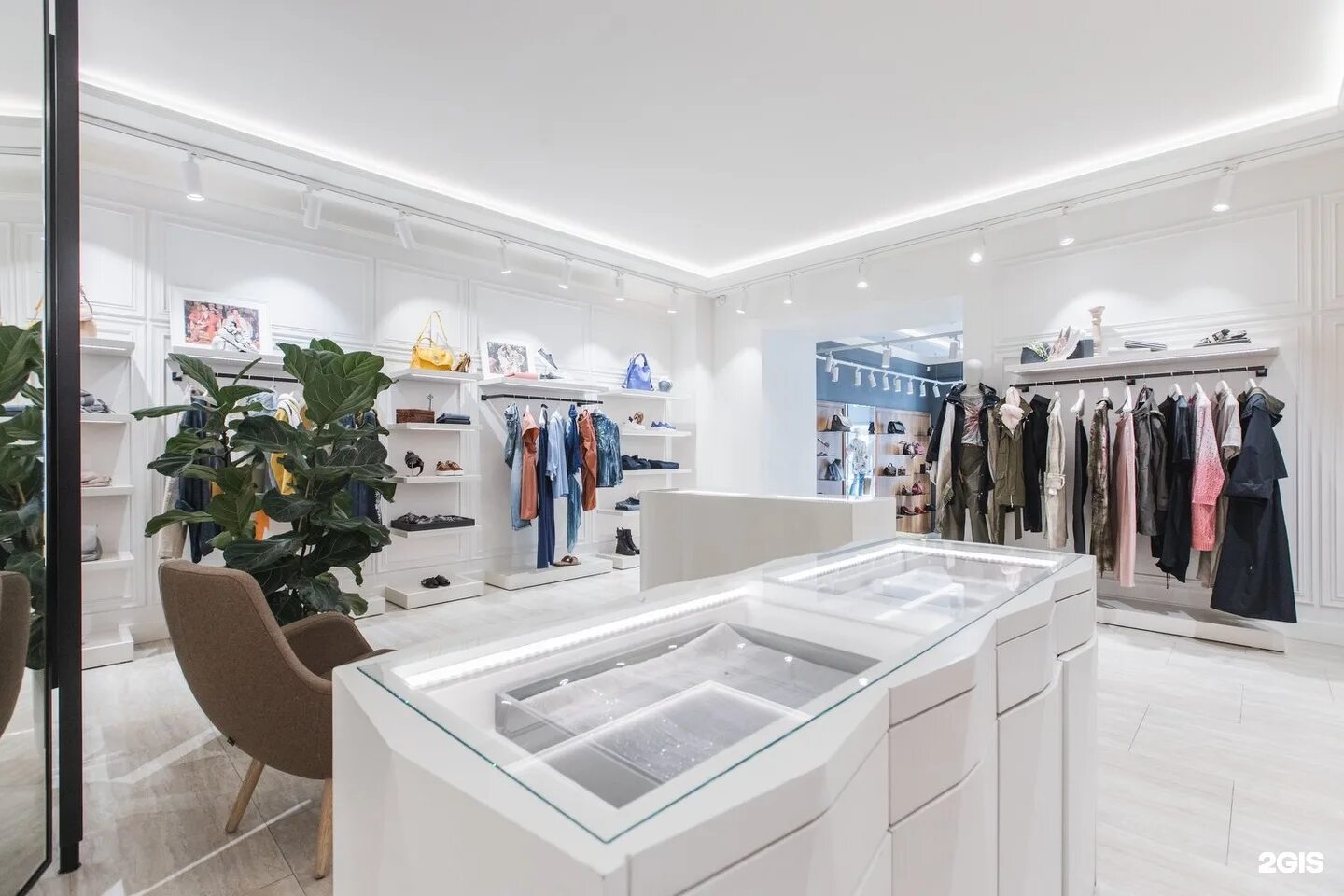 Элитный бутик одежды. Pal zileri магазин. Брендовые бутики. Магазины одежды премиум-класса. Магазины премиум класса.