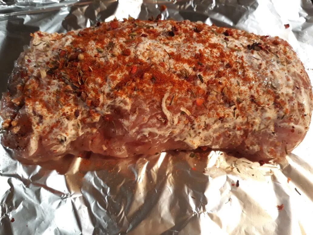 Бедро индейки в духовке в фольге. Филе индейки «тандури». Буженина из индейки. Сколько запекать филе индейки в фольге. Стейки индейки в фольге.