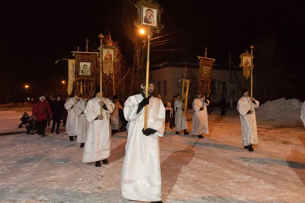 с праздником крещенским сочельником. крещение господне в иордане. палатки для крещения. старые языческие заклинания. заговоры и обряды на крещение.
