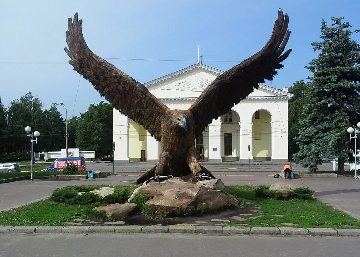 Начало года орла. Г Орел памятники орла. Достопримечательности города орла (орёл). Город Орел достопримечательностиэх. Орел юбиляр памятник в Орле.