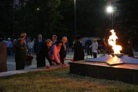 Открытие вечного огня в острове