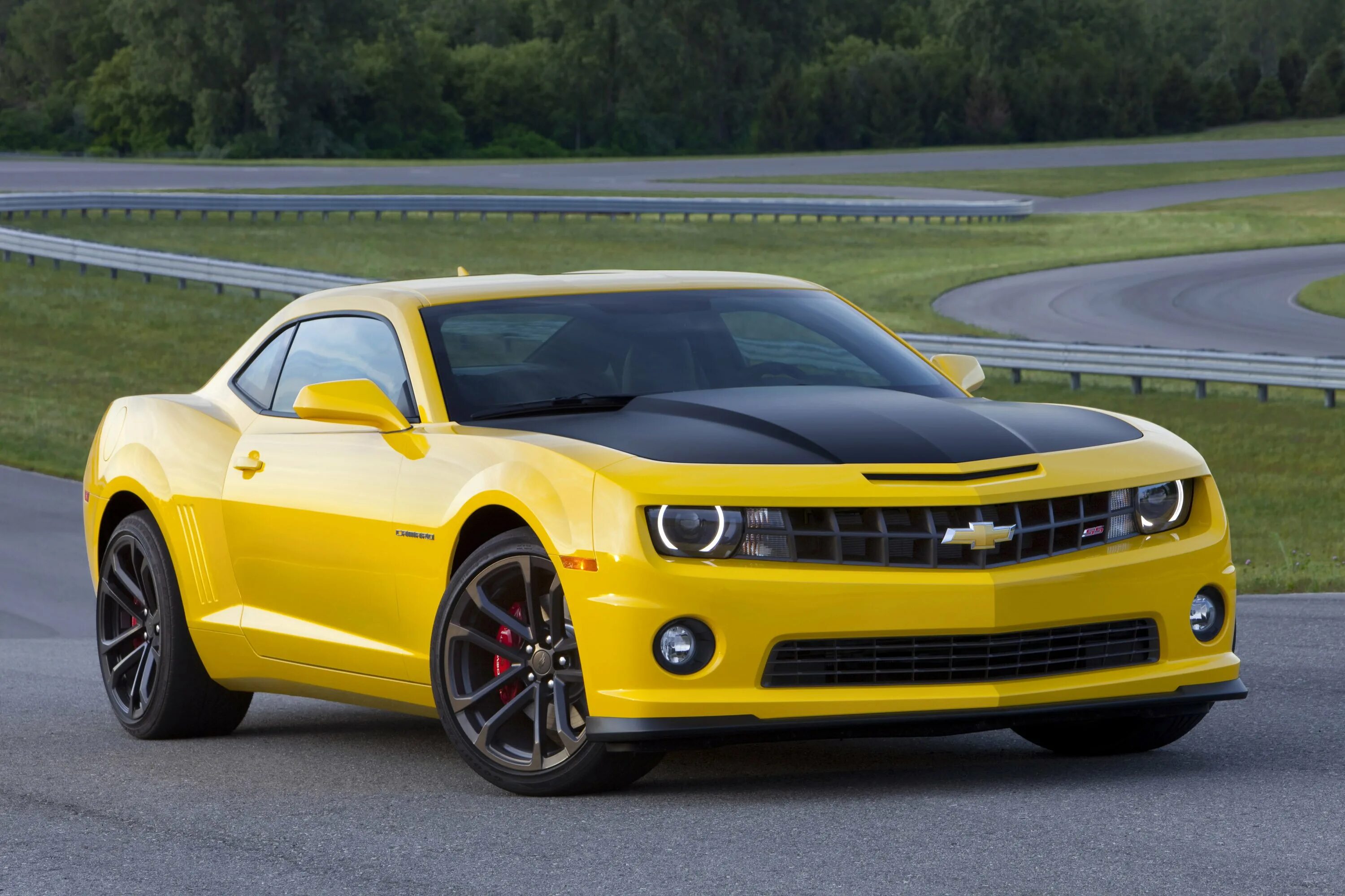 Chevrolet Camaro zl1 2013 Yellow. Шевроле Камаро 2013. Шевроле Камаро SS. Комаро Шевроле Камаро.