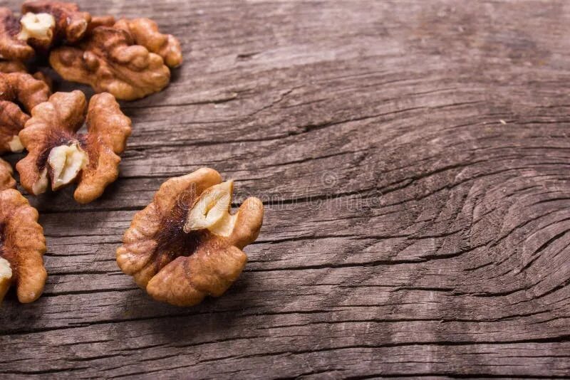 Слова что орехи без ядра. Высушенная ткань ореха. Американские орехи без плоти. Как правильно выбирать грецкие орехи без скорлупы.