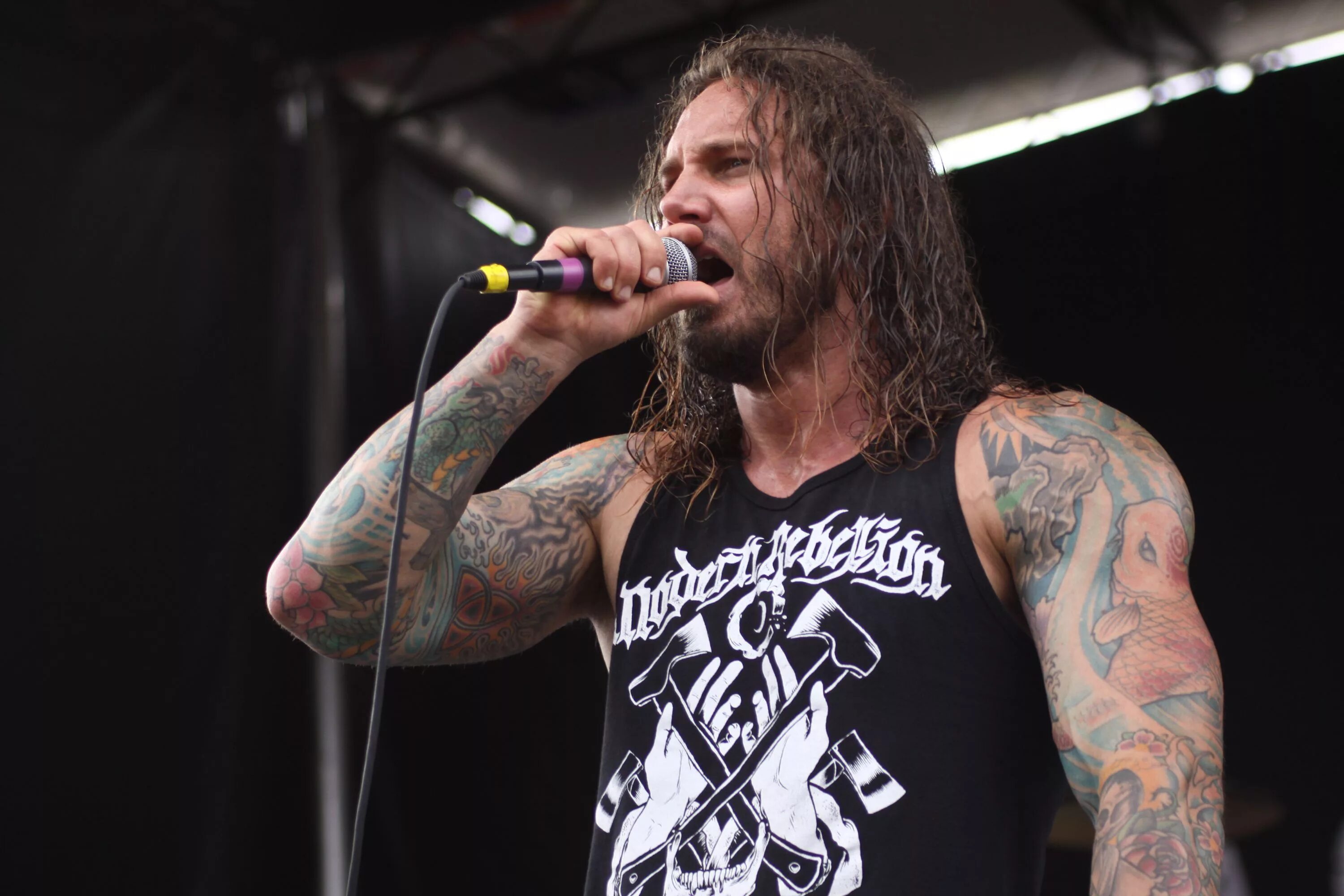 Обрусевший вокалист. As i lay dying вокалист. тим ламбезис. вокалисты as i lay dying 2000. as i lay dying 2025.
