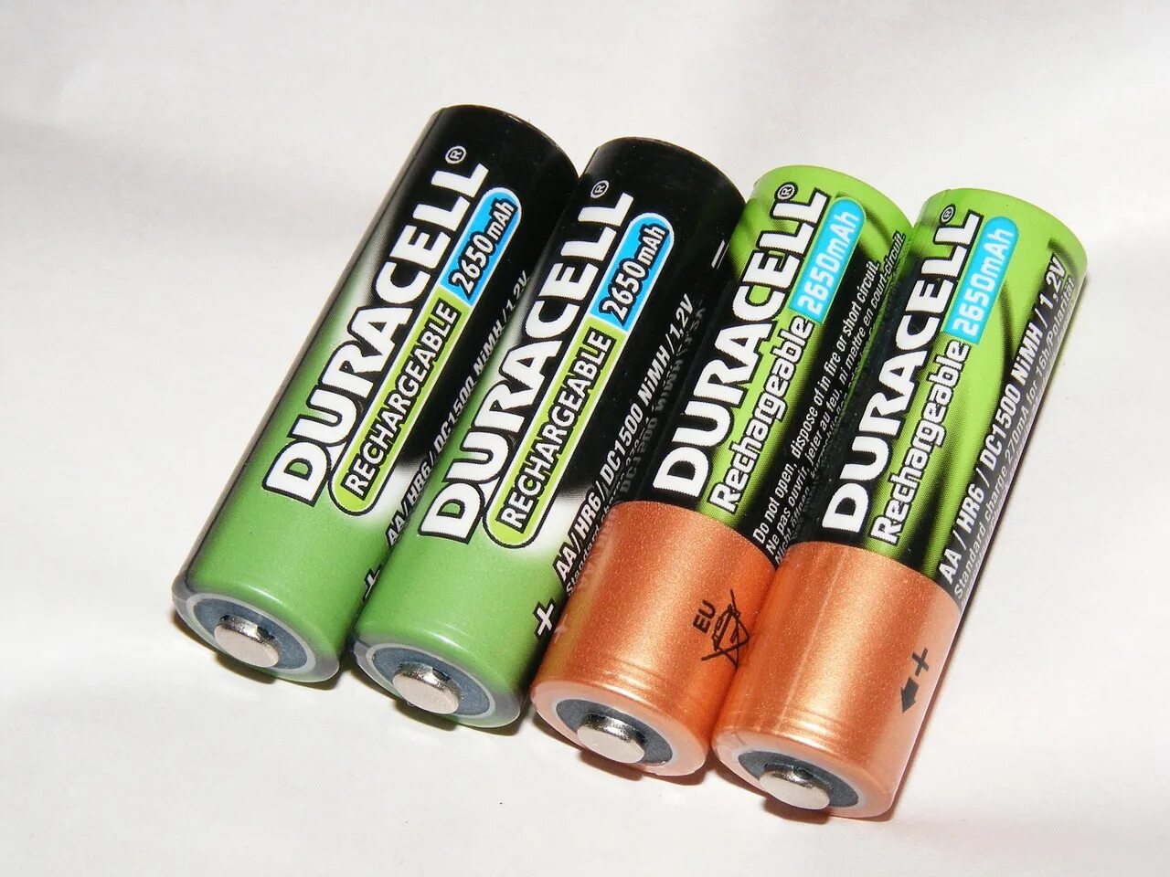 Дюрасел аккумуляторные батарейки АА. Аккумуляторы Duracell Rechargeable hr6. Батарейки аккумуляторные hr6 AA 2700mha TDM. Батарейки Дюрасел пальчиковые.