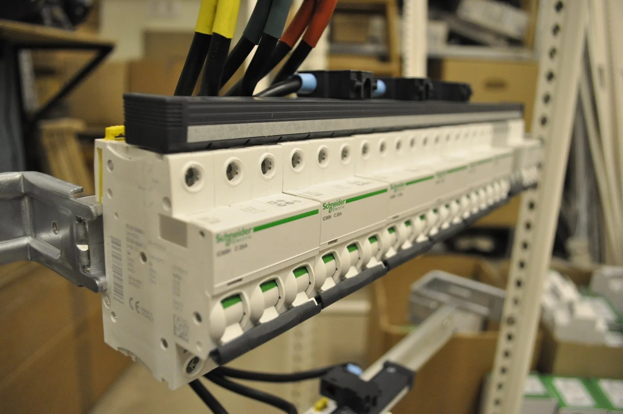 электрики москвы отзывы. электрики москвы отзывы. электрики москвы отзывы. профессиональный электрик. компания по электромонтажу.