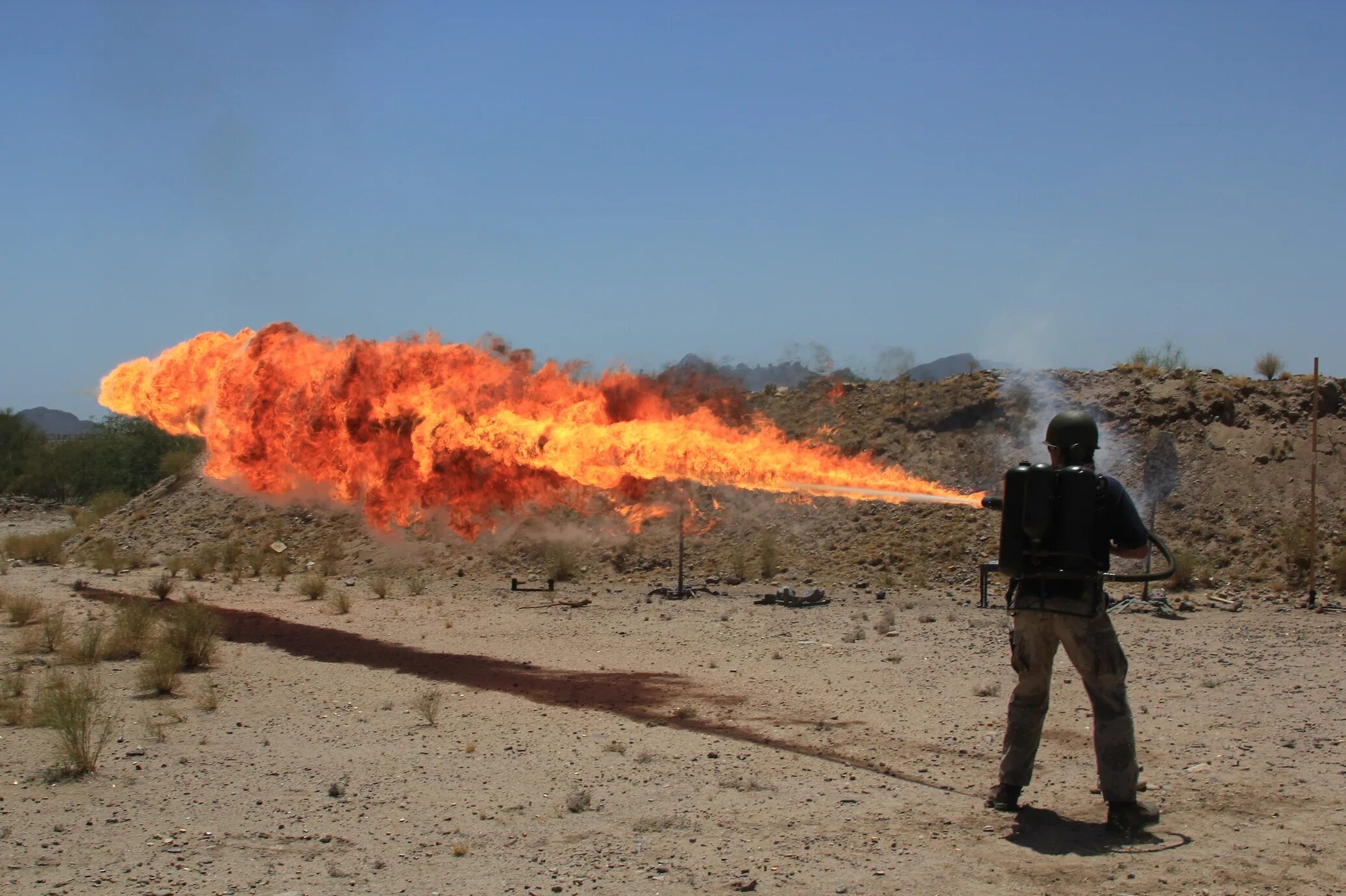 Us m2/m2a1 Flamethrower. Огнемет фото