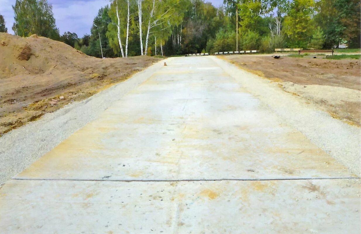 Дорога из бетона. Дорога из бетона. Цементно бетонные дороги. Технология строительства цементобетонных покрытий. Дорога из бетона.