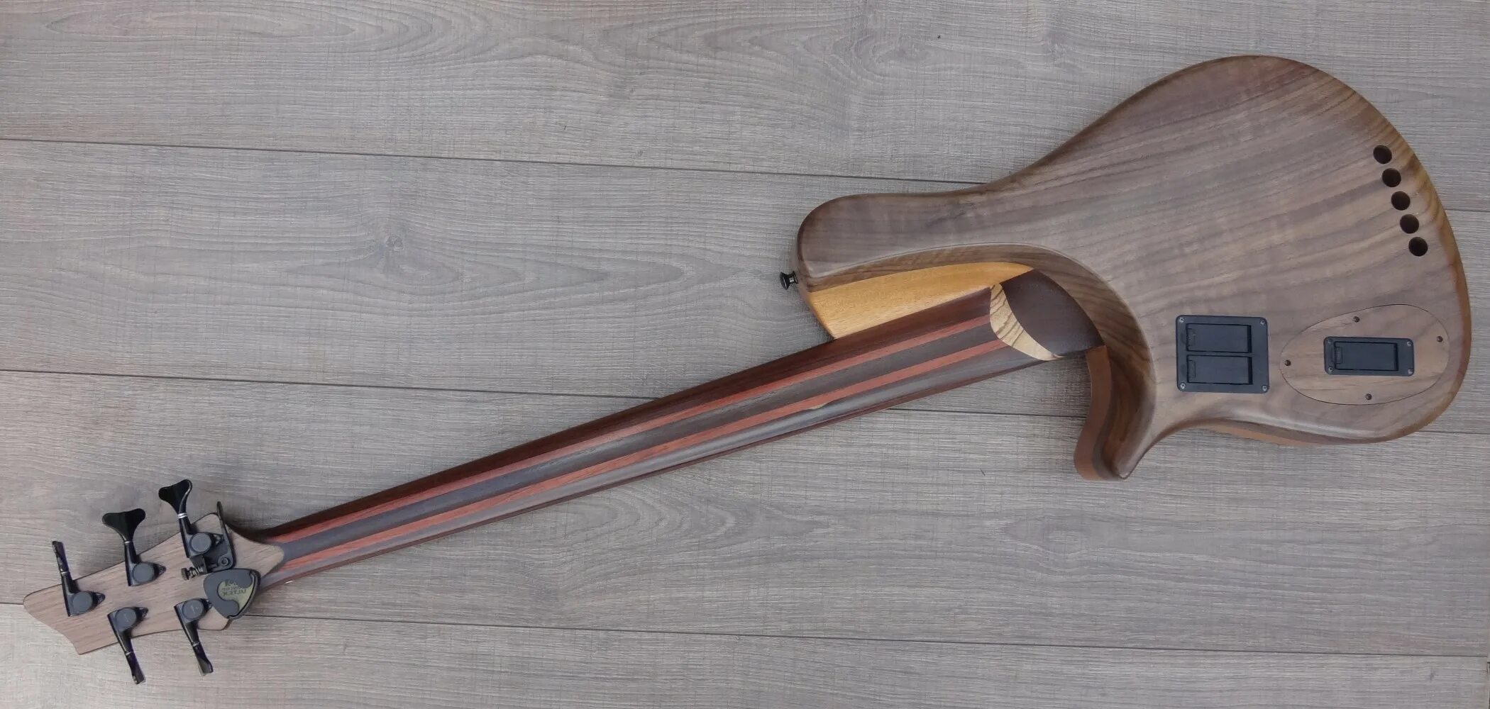 Dragon bass. Dragon bass. Dragon bass. гитара дракон. Bass dragon.