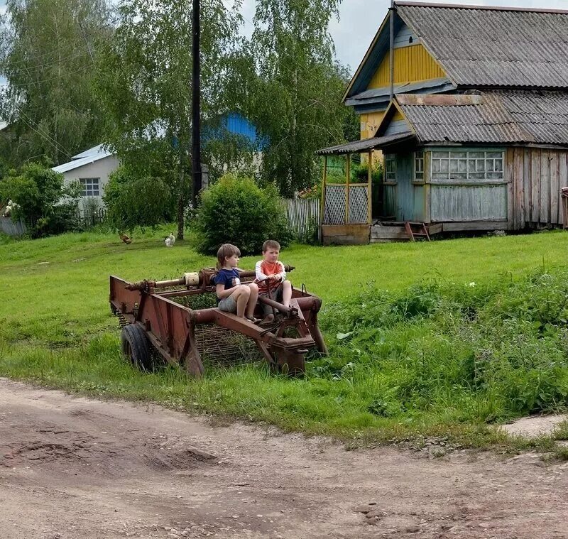 Покажи жизнь в деревне. Лето в глубинке. Лето в деревне. Русская глубинка. Деревня фото.