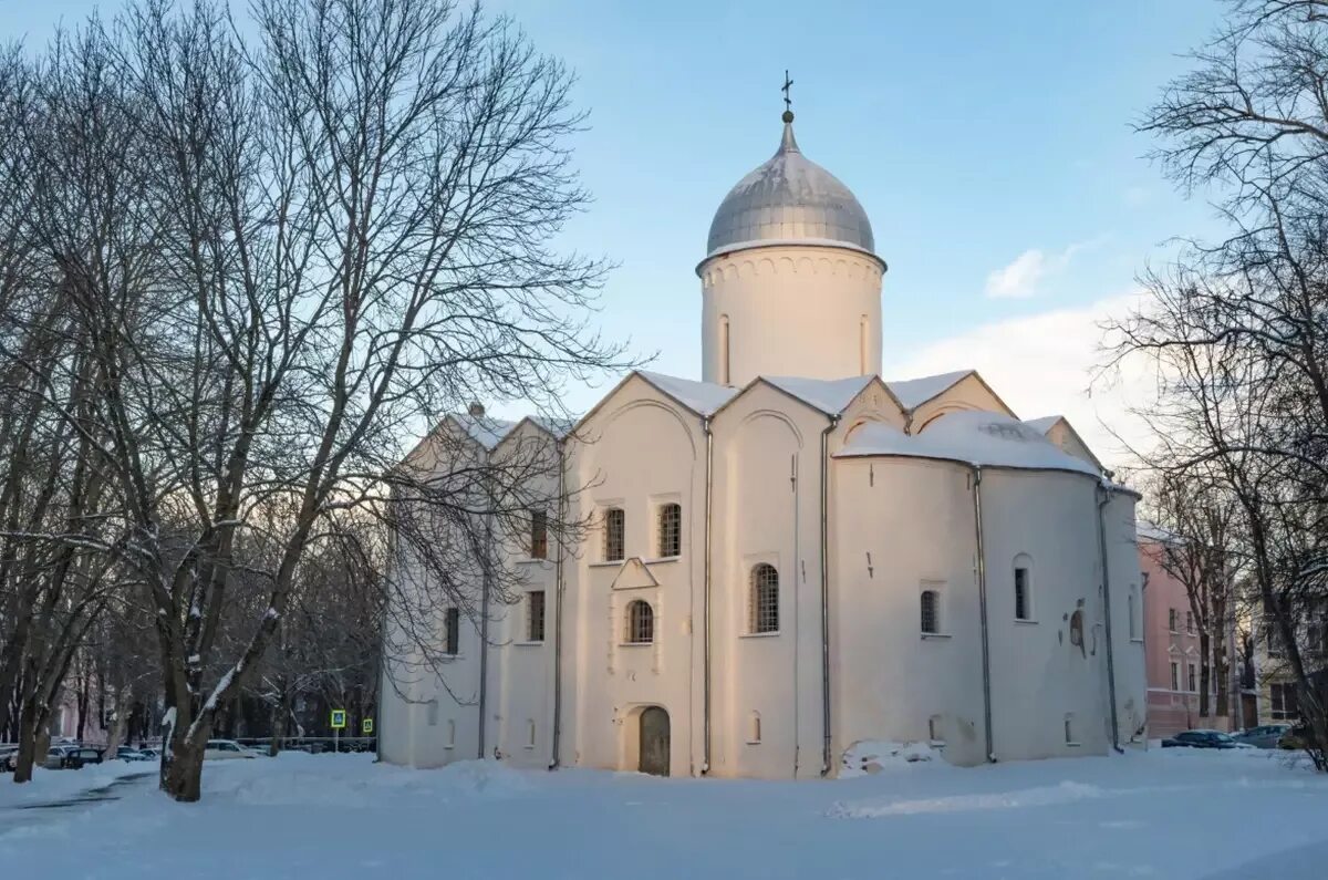 Реставрация великого новгорода. Тихвинская Церковь Великий Новгород.