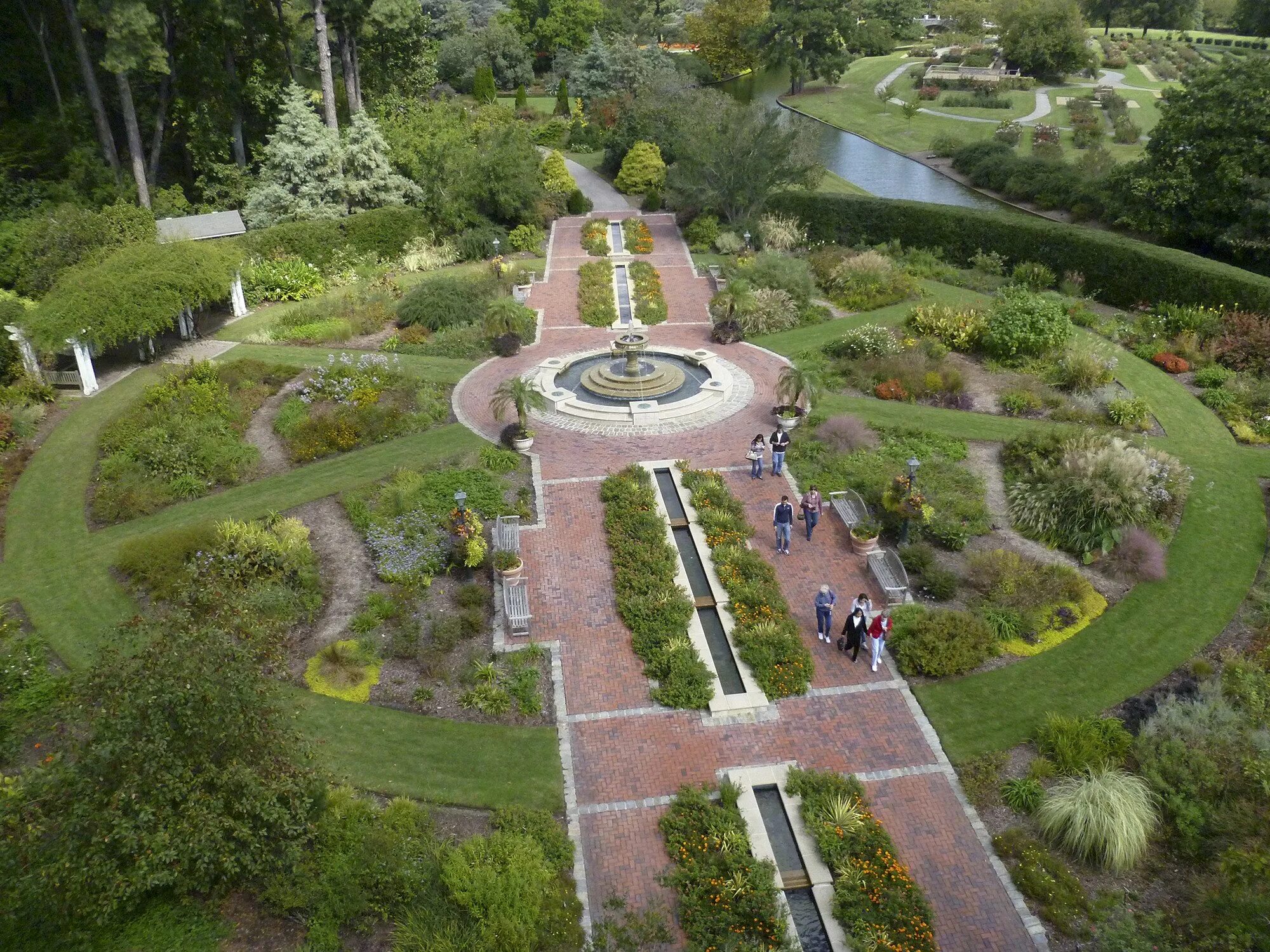 Бабушкинский сад. Norfolk Botanical Garden Норфолк. Парк Хошимина Ботанический сад. Ботанический сад Луганск Камброд. Ботанический сад Академии наук Республики Молдова внутри.