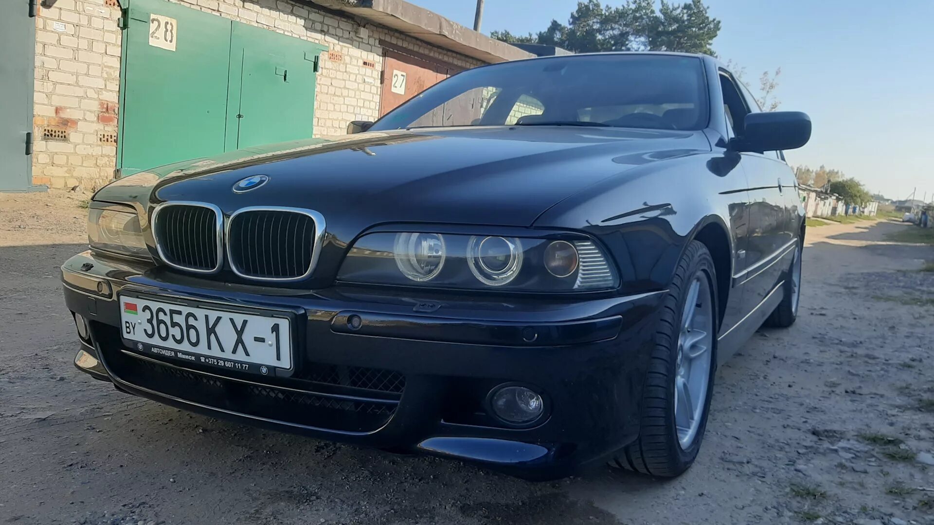 Бампер бмв 39. Реснички бмв е39. ресницы bmw e39. bmw 5 e39. бмв е39 с ресницами.
