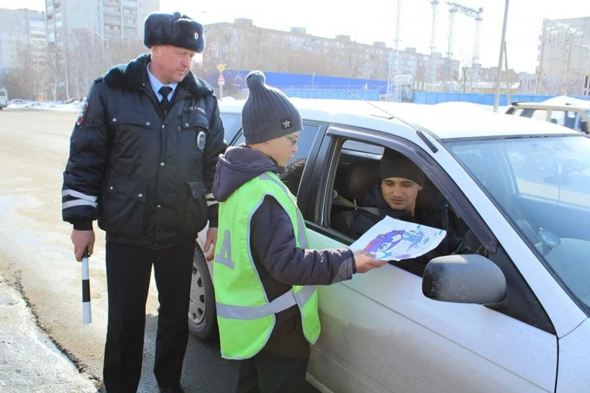 Сотрудники ДПС города Барнаула. Инспектор ГИБДД Барнаул. Сотрудники ГИБДД Барнаул. ГАИ Барнаул сотрудники ГИБДД. Сайт гибдд барнаул