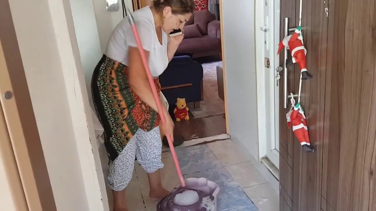 Izmir sirinmasaj. Фото малики аслановой. Turk eskordu. Мамки на кухне вид со спины. Bangladeshi house maid thighs.